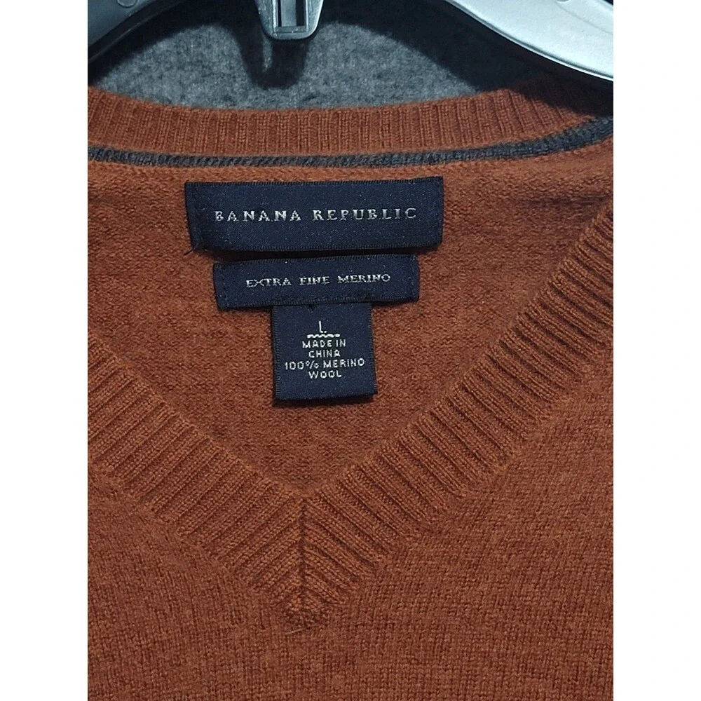 Banana Republic large Extra Fine Merino pullover sweatshirt v-neck burnt orange